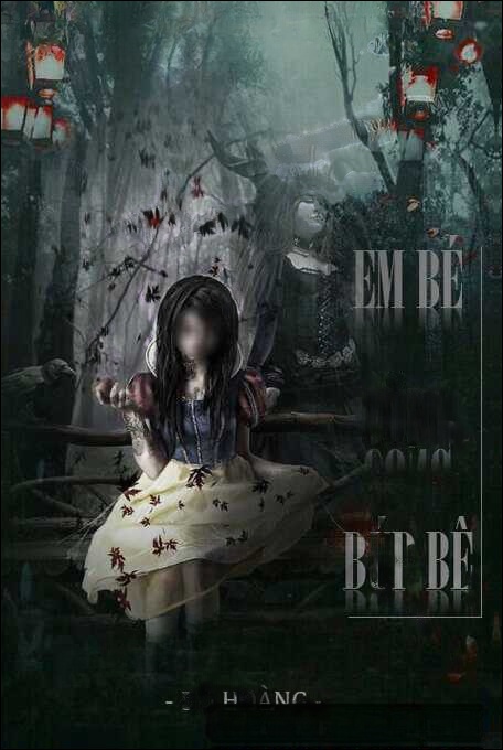 Em Bé Cõng Búp Bê